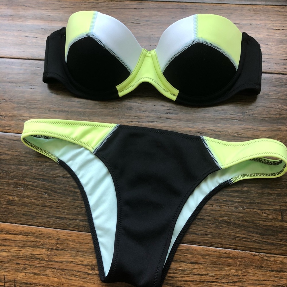 Victoria Secret Brand New Swim Suit Set!